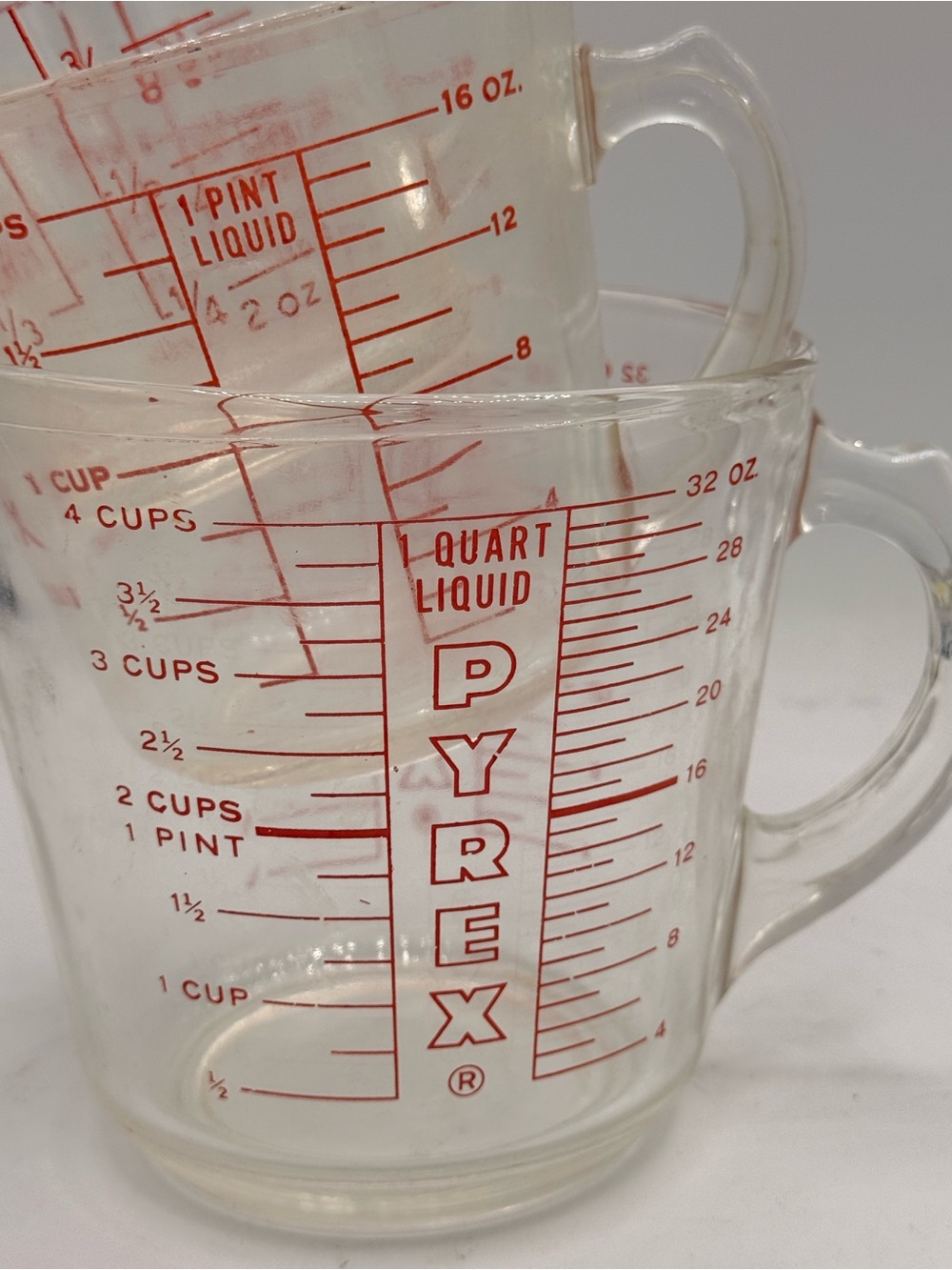 Pyrex Clear Glass Measuring Cup with Red Graduations and Handle